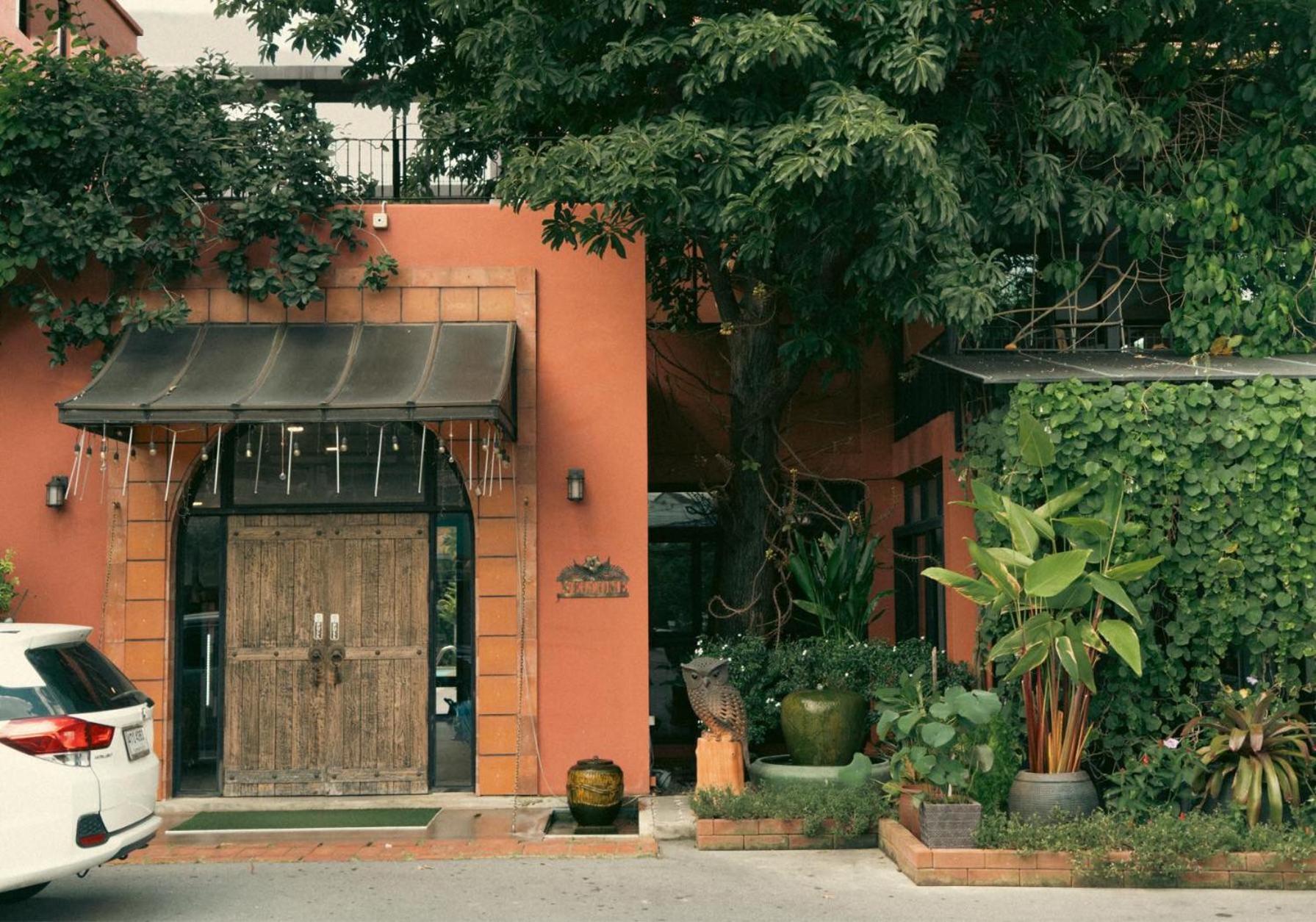 Baansuanprannok Khách sạn 4*